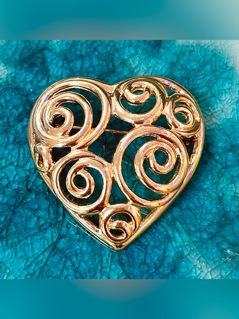 Vintage Swirled Filagree Heart Brooch Gold-tone
